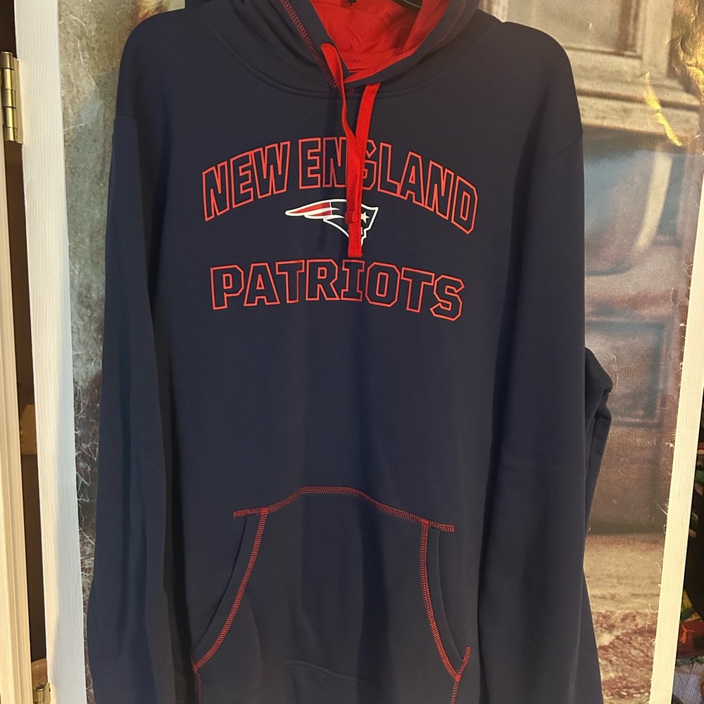 Men’s Fanatics New England Patriots Navy Blue Hoodie. Size XXL. Like New!